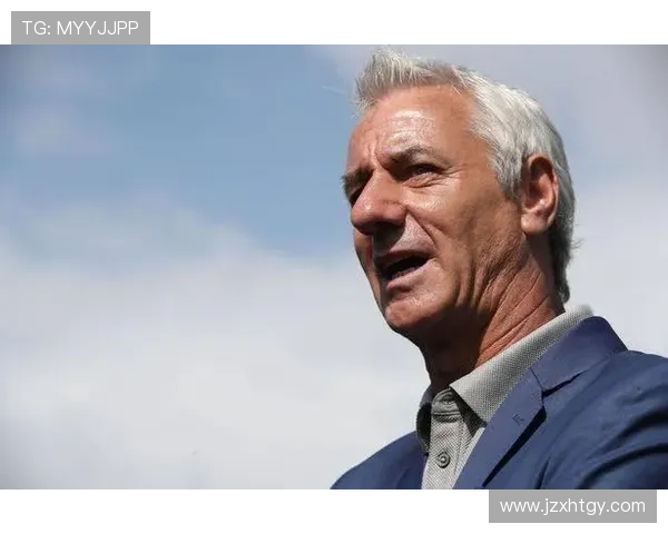 64岁红军名宿拉什与16岁女友订婚焕发新生活激情